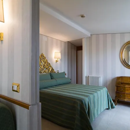Pacific Hotell 3*