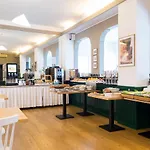 Pacific Hotel 3*