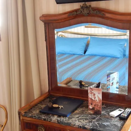 Hotel Pacific